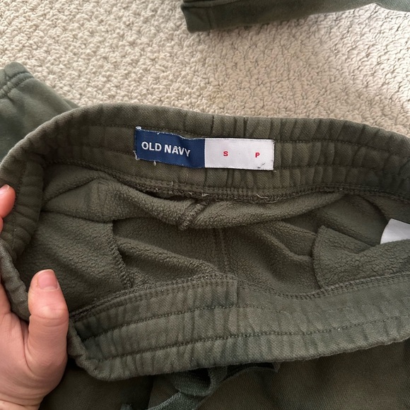 Old Navy - Green Tie Die Sweatsuit - Picture 7 of 12